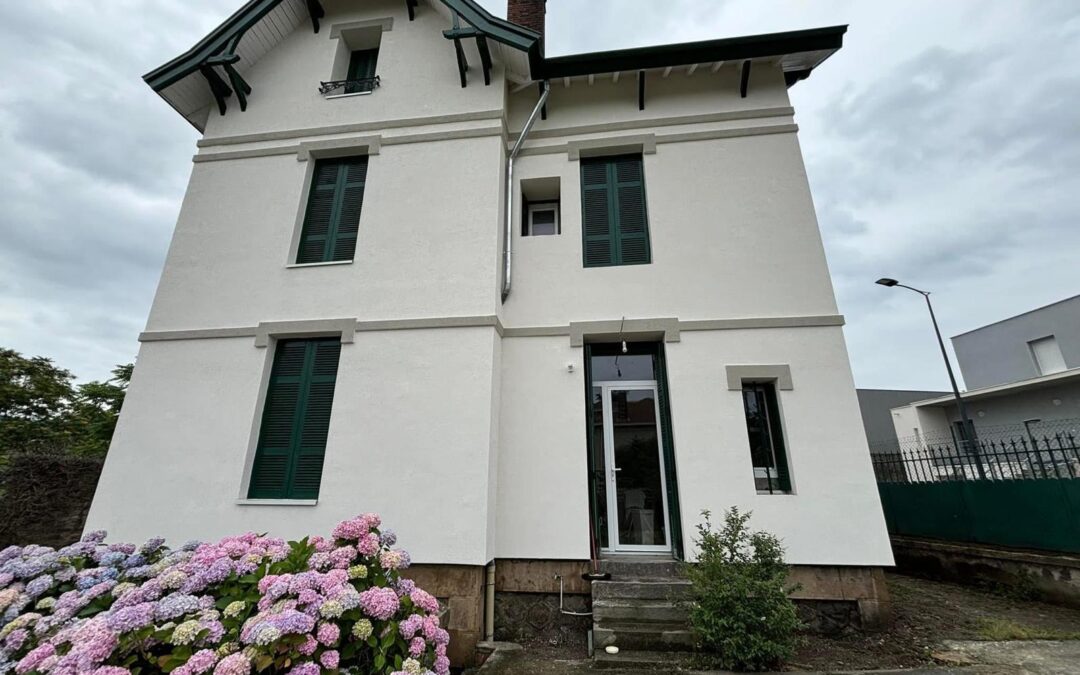 Fissure de façade : la lire avant de la reboucher